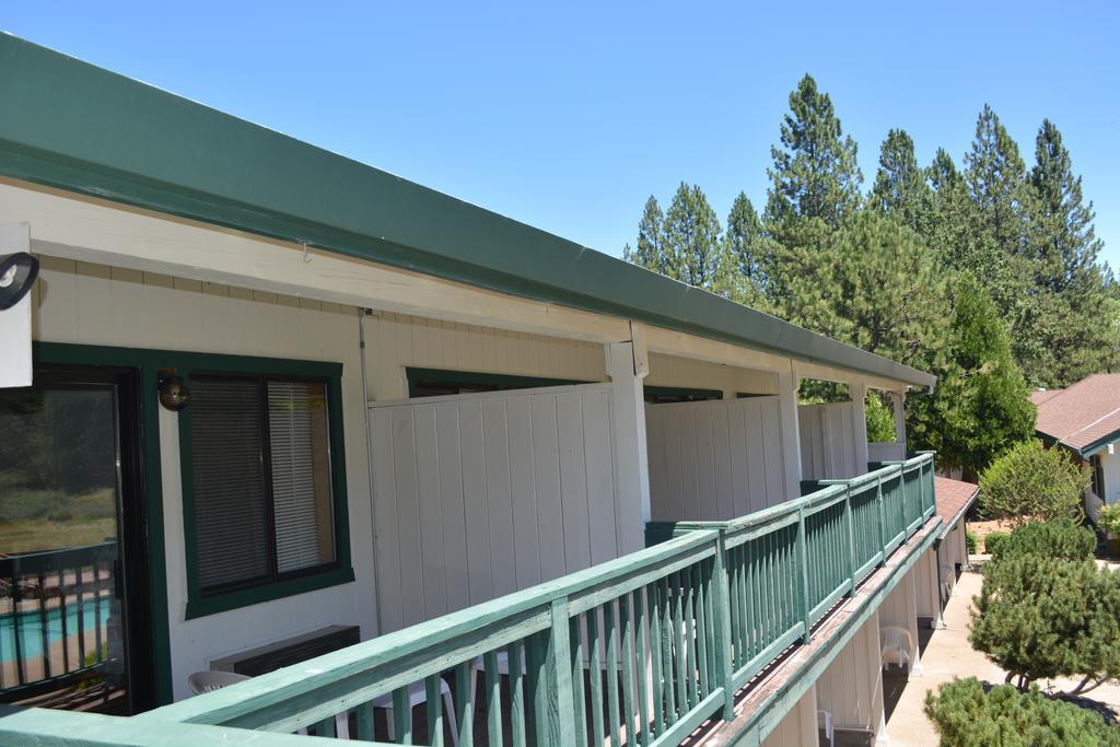Pioneer Inn & Suites Volcano Kültér fotó