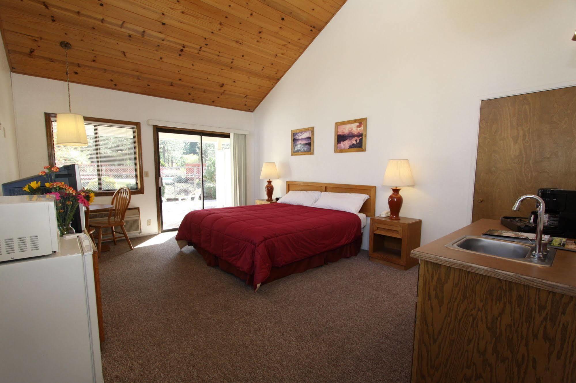 Pioneer Inn & Suites Volcano Kültér fotó