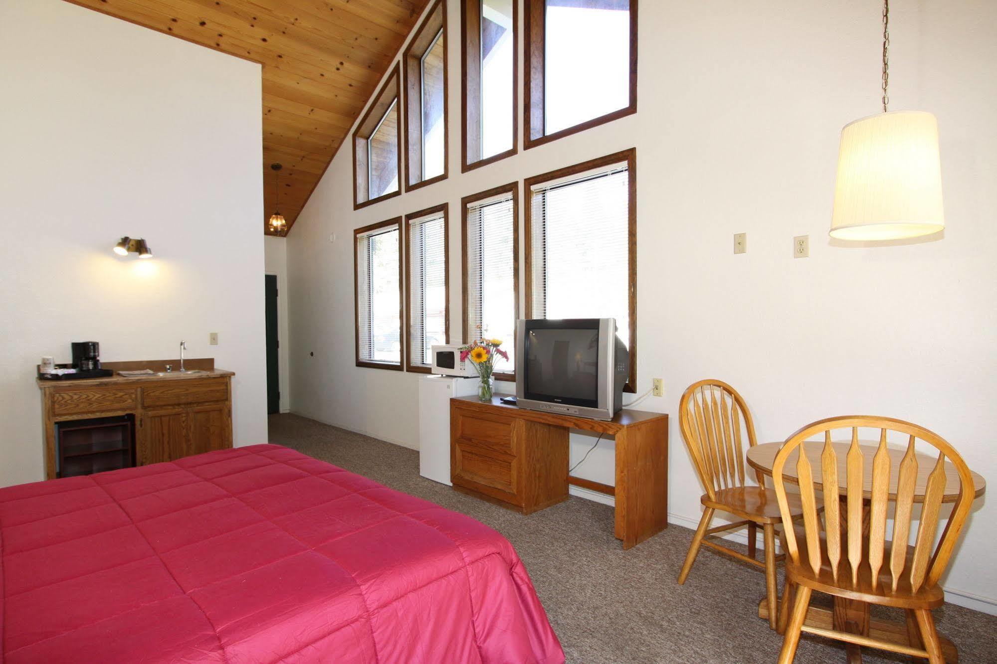 Pioneer Inn & Suites Volcano Kültér fotó